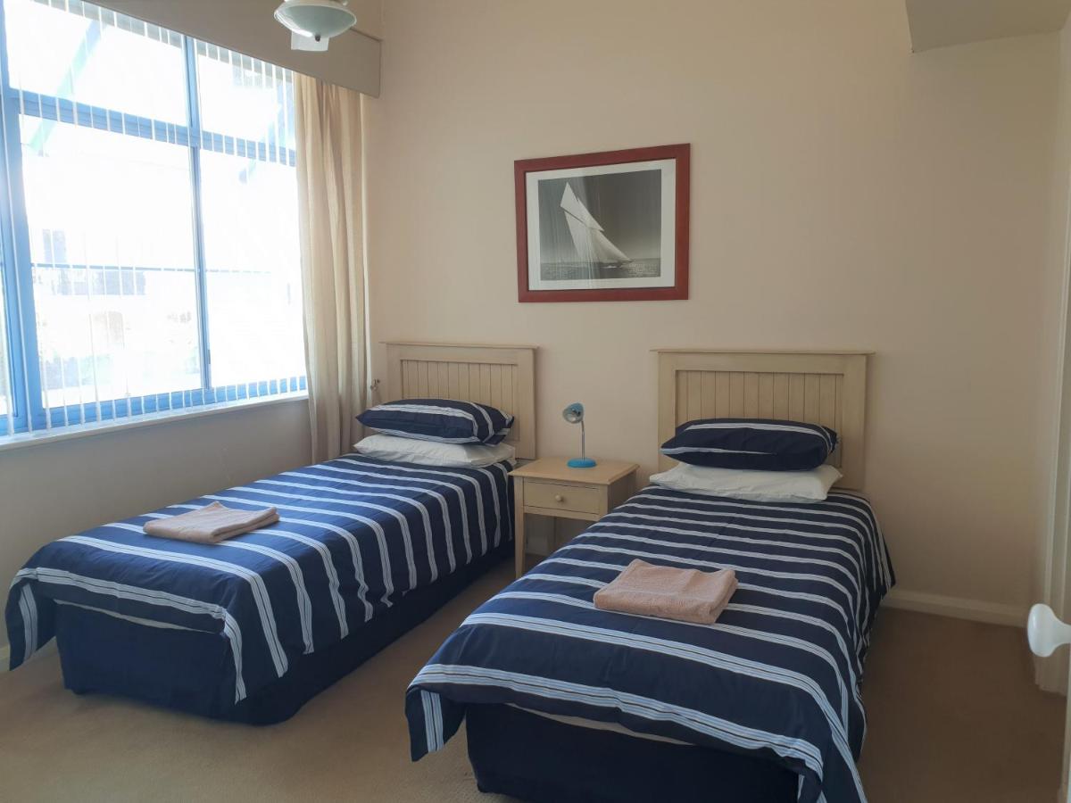 Granita's - 2 bedroom converted South Fremantle warehouse apartment - Housity