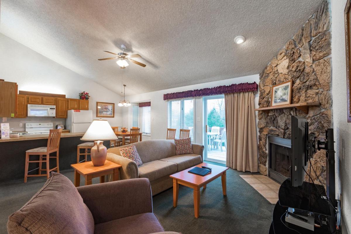 Crown Resorts at The Poconos - Housity