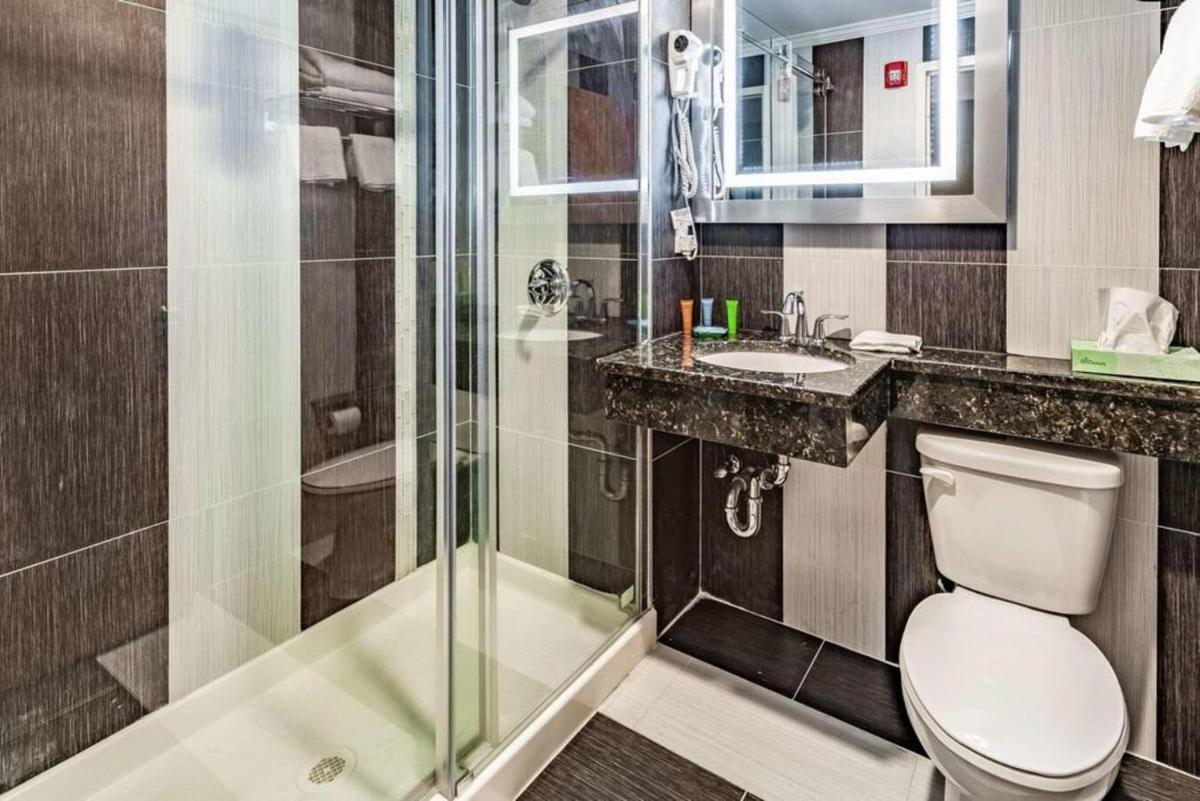 Umbrella Hotel Brooklyn - Housity