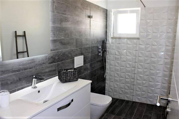 Alvor White House - Housity