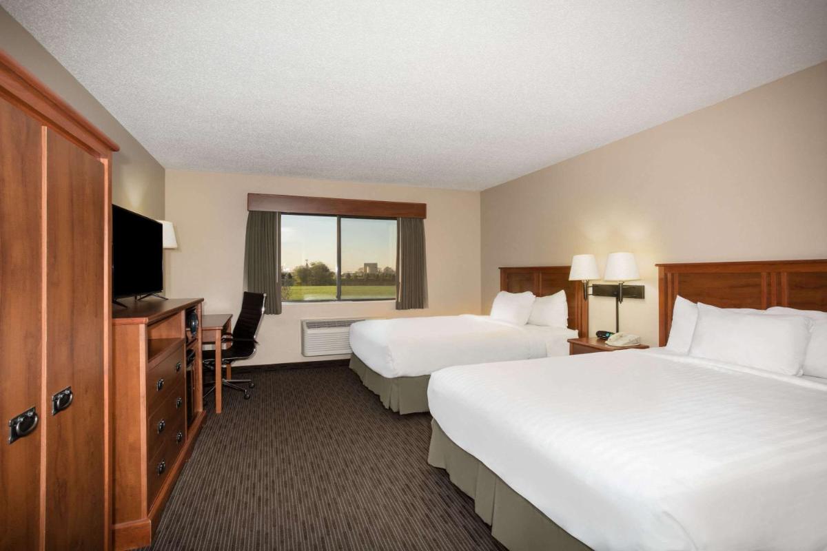 AmericInn by Wyndham Sioux City - Housity