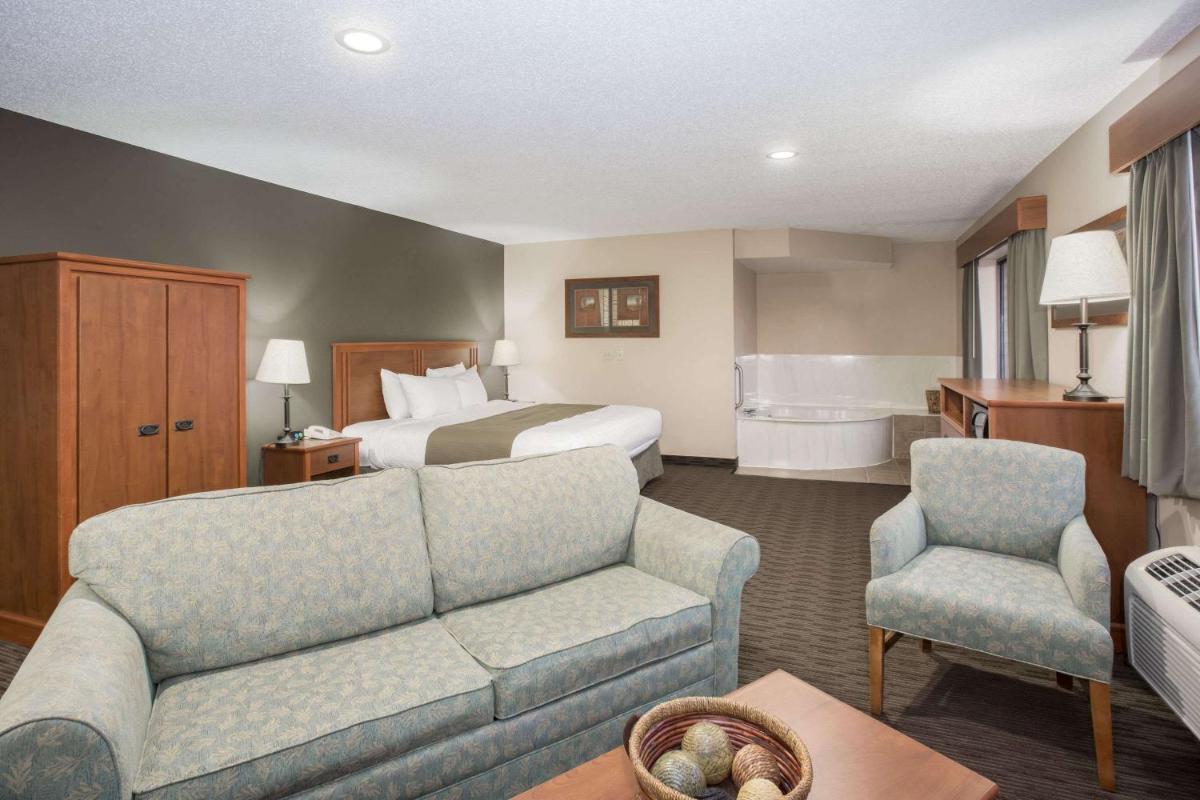 AmericInn by Wyndham Sioux City - Housity