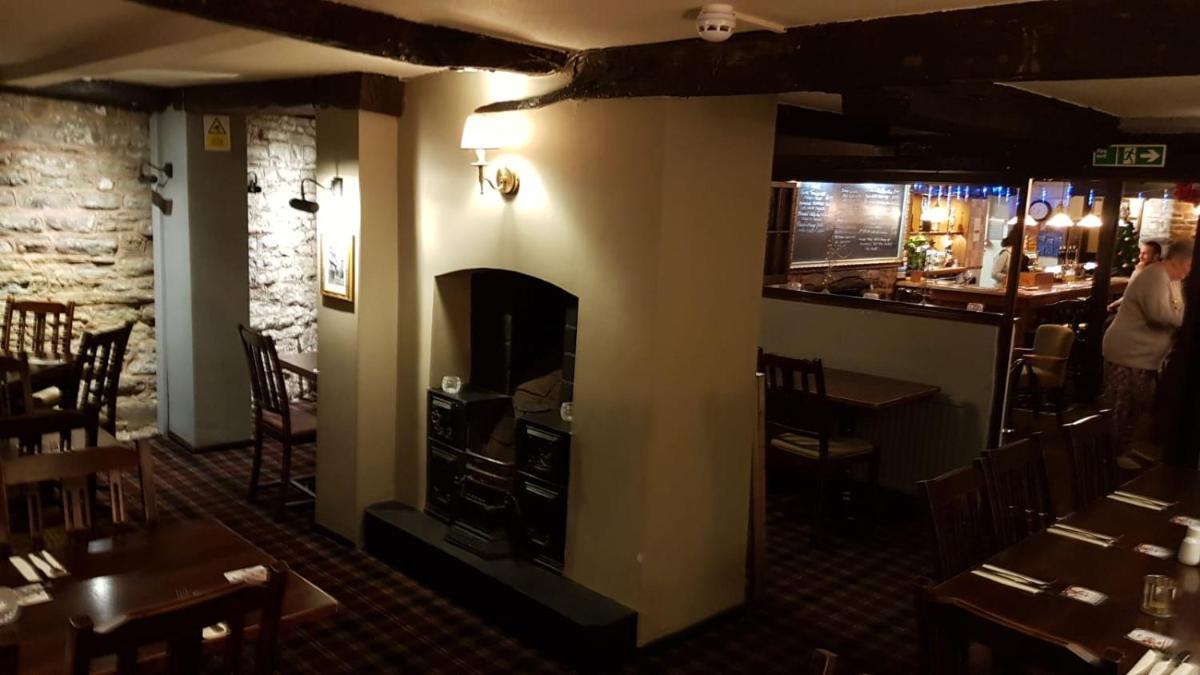 The Wheatsheaf Inn - Housity