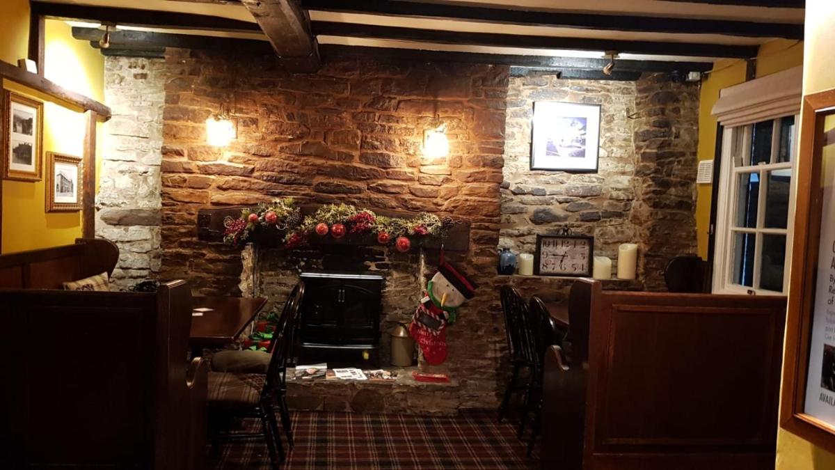 The Wheatsheaf Inn - Housity