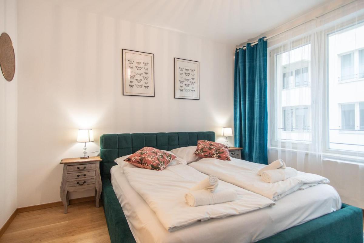 Apartment with Balcony - Housity