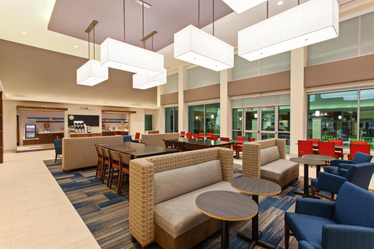 Holiday Inn Express & Suites Houston S - Medical Ctr Area by IHG - Hizvo