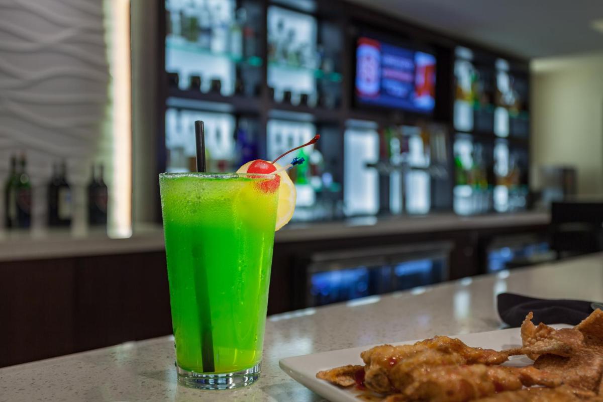 Holiday Inn Austin -Town Lake, an IHG Hotel - Housity