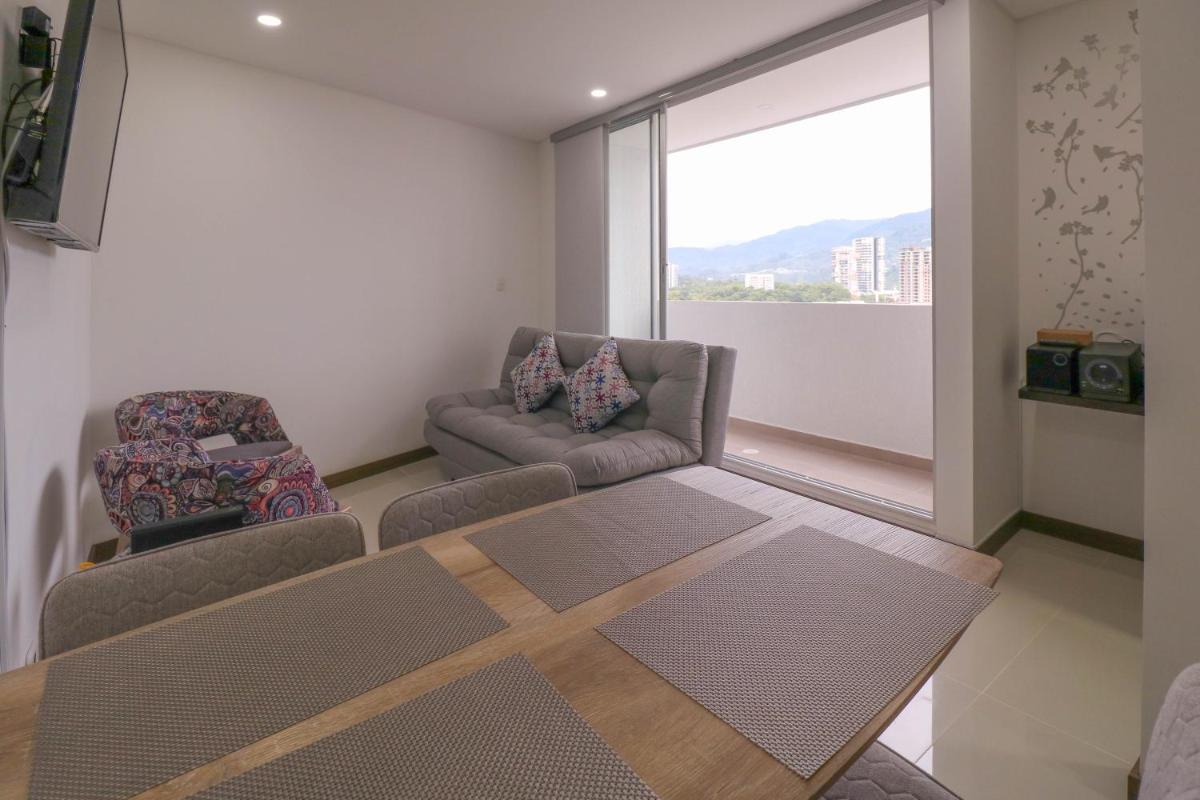 Apartamento Hermoso y Exclusivo en el Norte, Apto 1307 T-2 - Housity