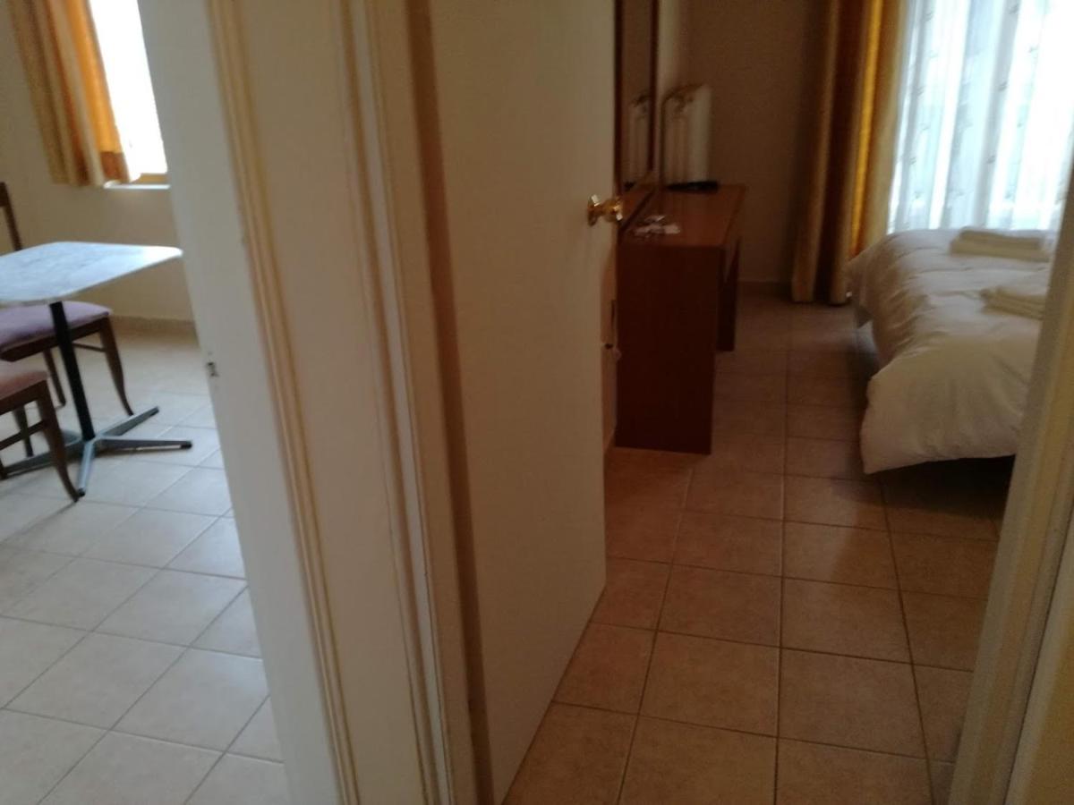 PARNON HOTEL - Housity