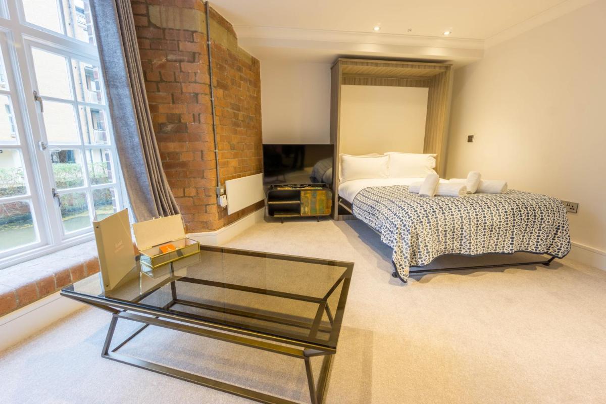 Riverside Studio Apartments Close To City Centre - Housity