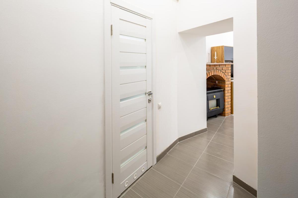 BV Apartments Black and White - Housity