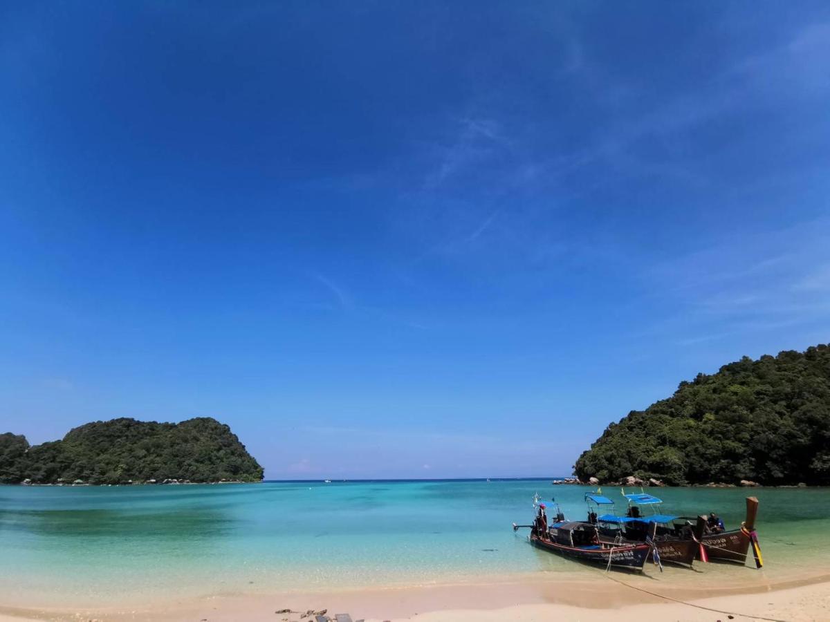 PP Red Tuna Hut - Housity