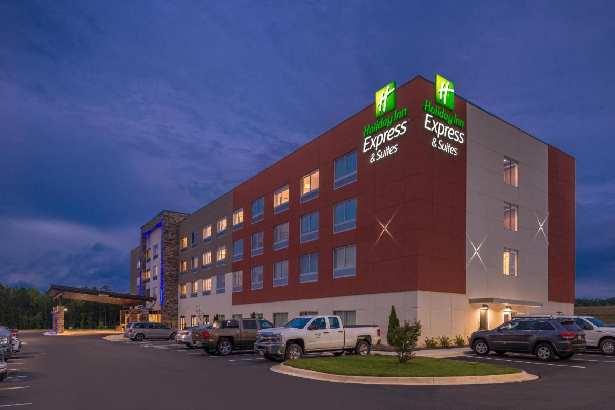Holiday Inn Express & Suites Farmville by IHG - Housity