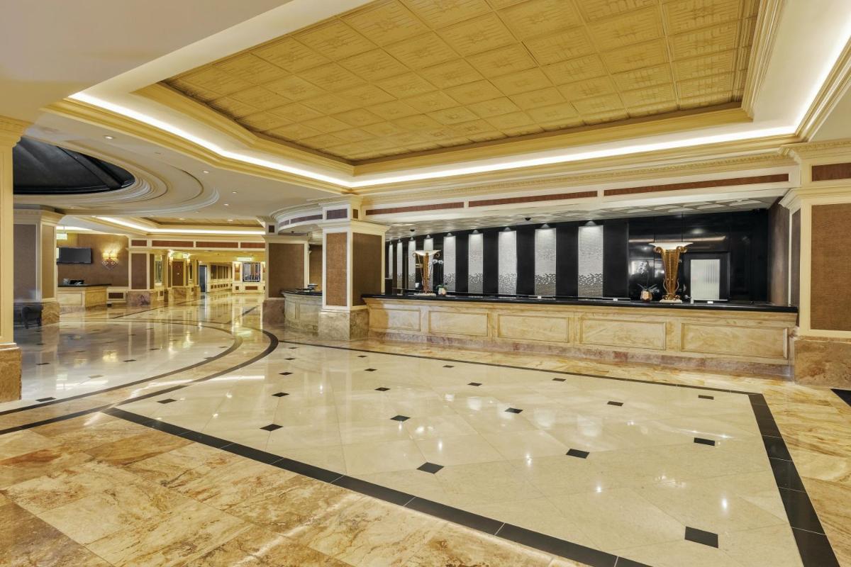 Gold Strike Casino Resort - Housity