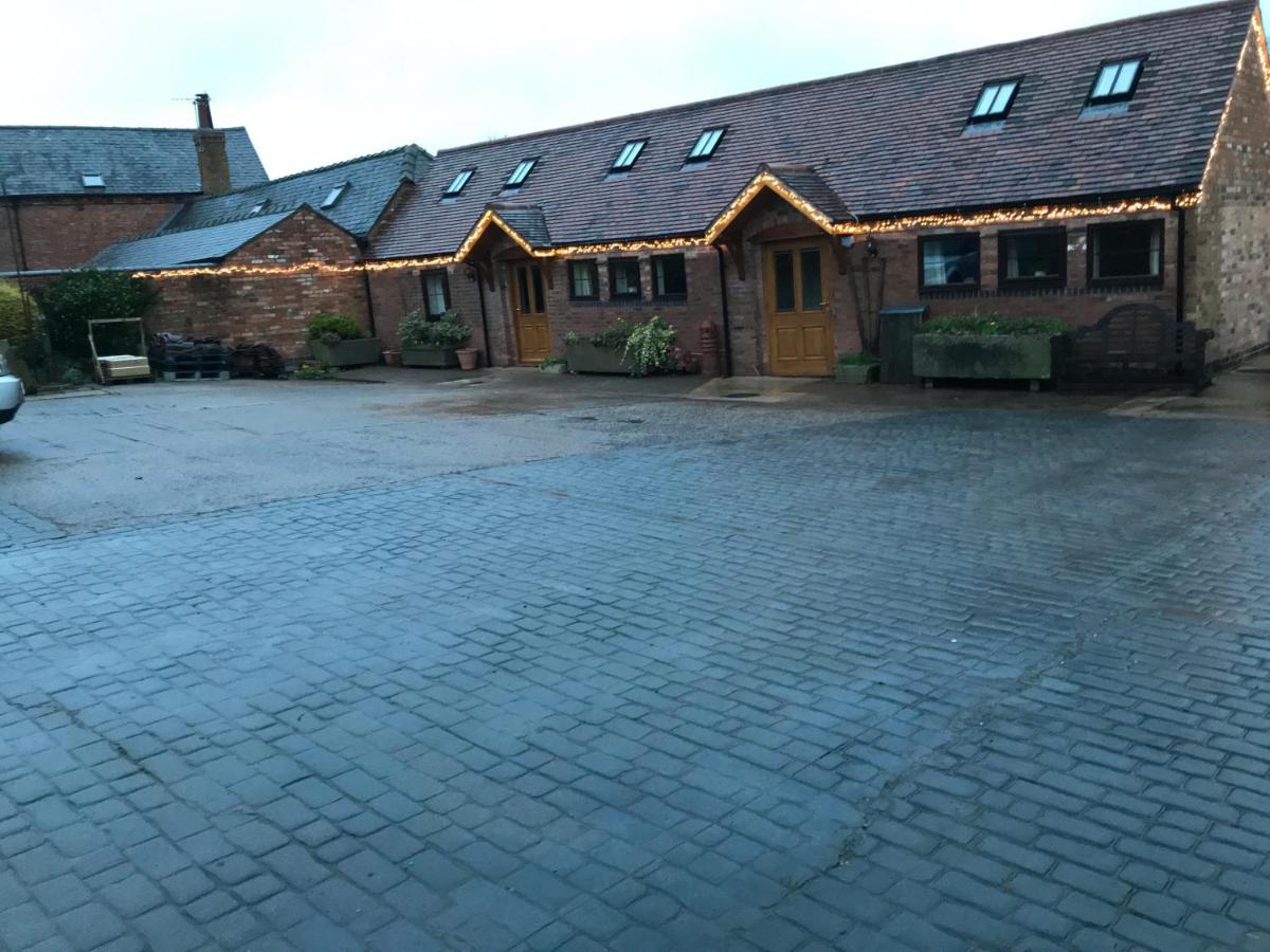 Vale Farm - Housity