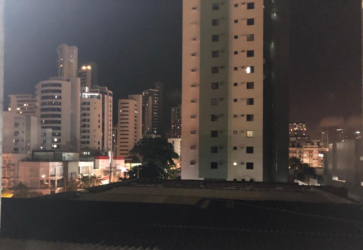 Lindo APARTAMENTO com Varanda à 100m - Praia de BOA VIAGEM - Housity