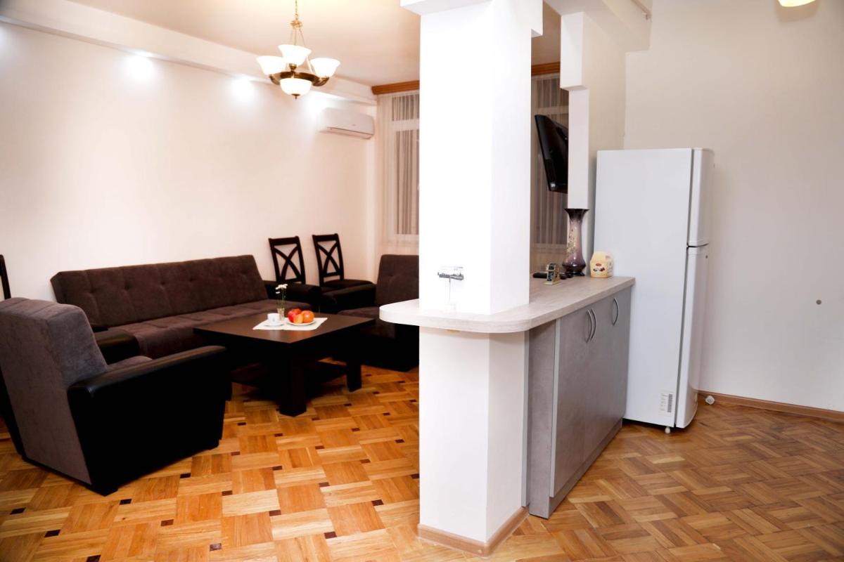 Suitetrails - Sunny apartment on Sayat-Nova Avenue & Tours