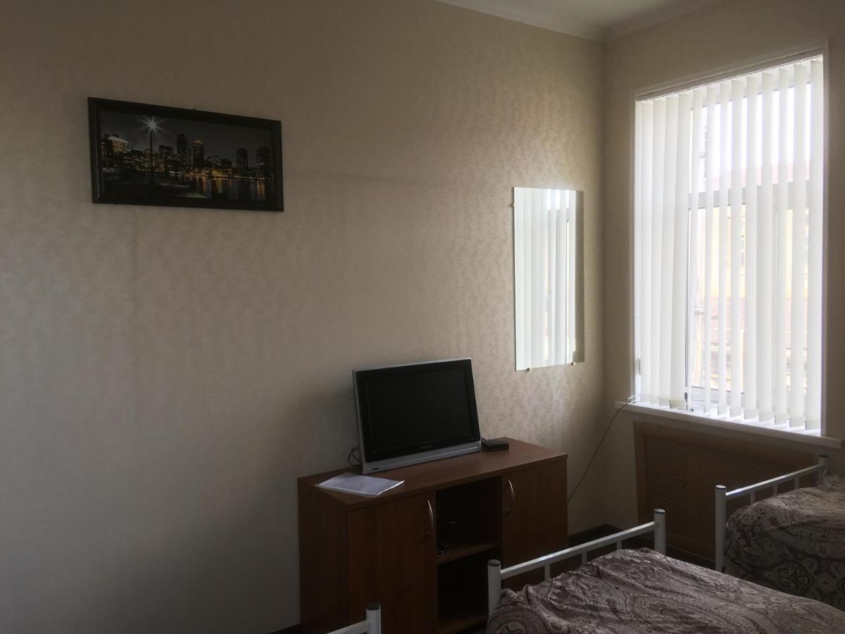 Khostel zhili byli - Housity
