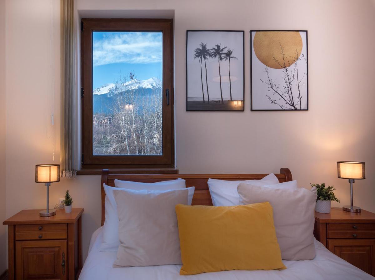 Charming Ski Apartments Near Gondola & Bar Street, Cedar Lodge 1 Complex - Housity