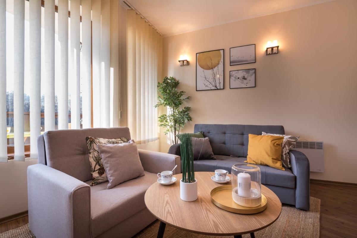 Charming Ski Apartments Near Gondola & Bar Street, Cedar Lodge 1 Complex - Housity