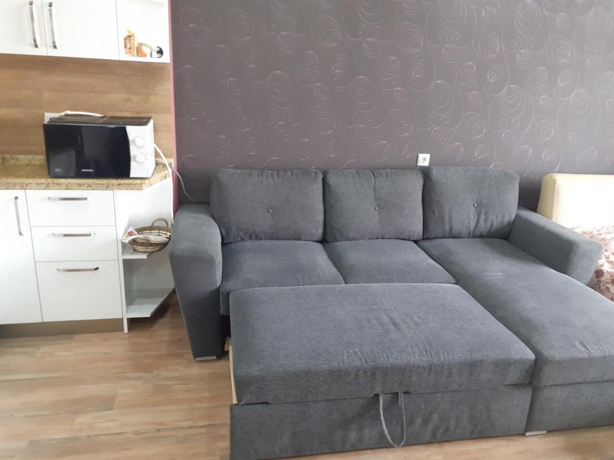 Apartment with Black Sea view - Housity