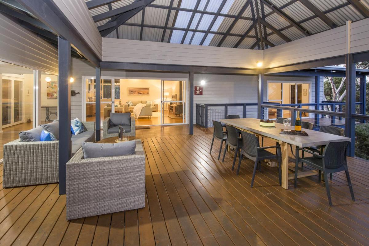 EeBee House - Housity