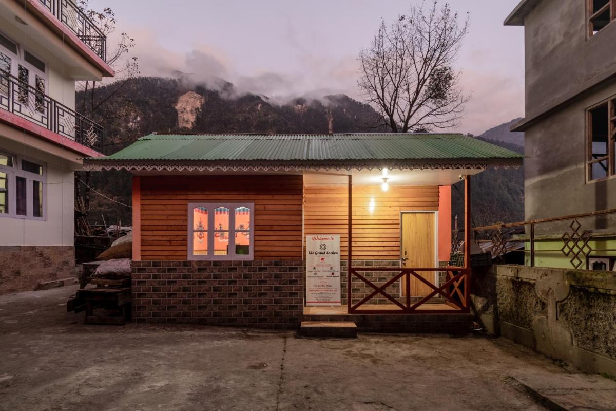 Magellan's The Grand Lachen - Housity