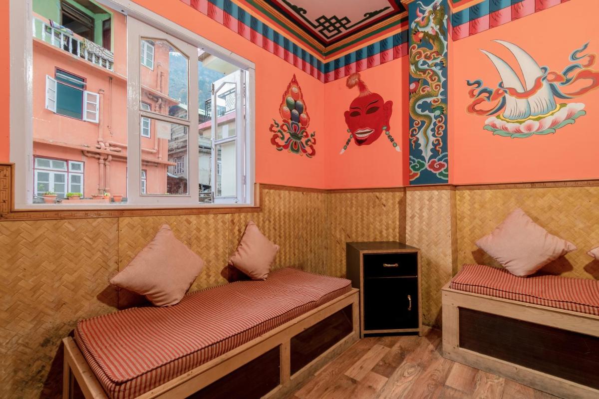 Magellan's The Grand Lachen - Housity