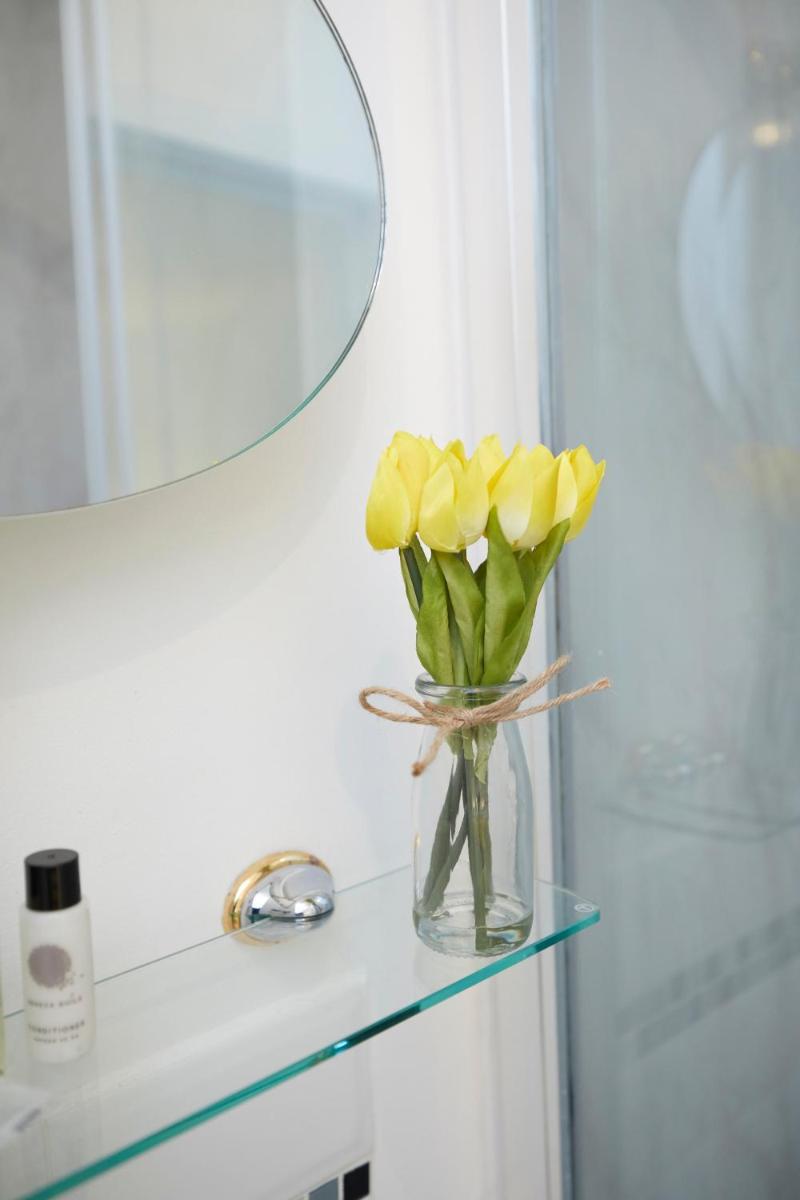 Apartment 6 - Lovely apartment available for guests Parking wifi - Housity