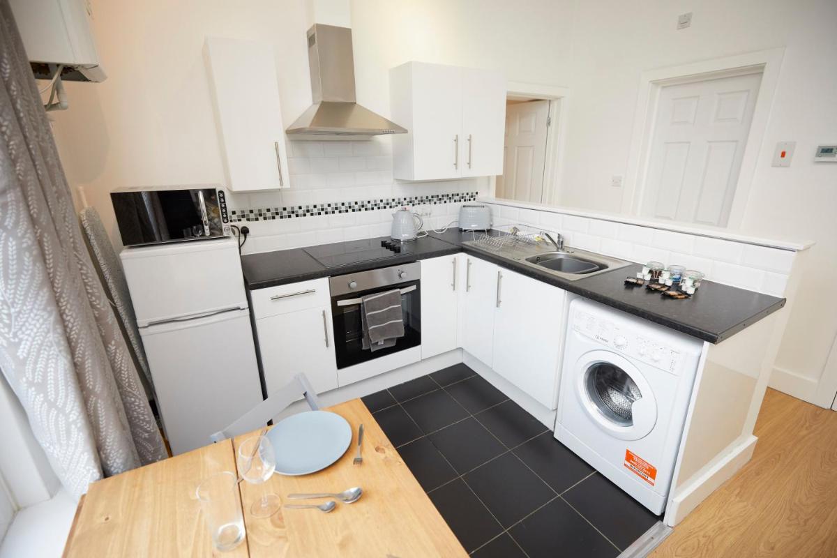 Apartment 6 - Lovely apartment available for guests Parking wifi - Housity