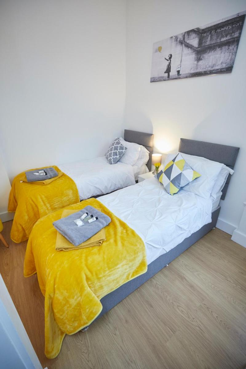 Apartment 6 - Lovely apartment available for guests Parking wifi - Housity