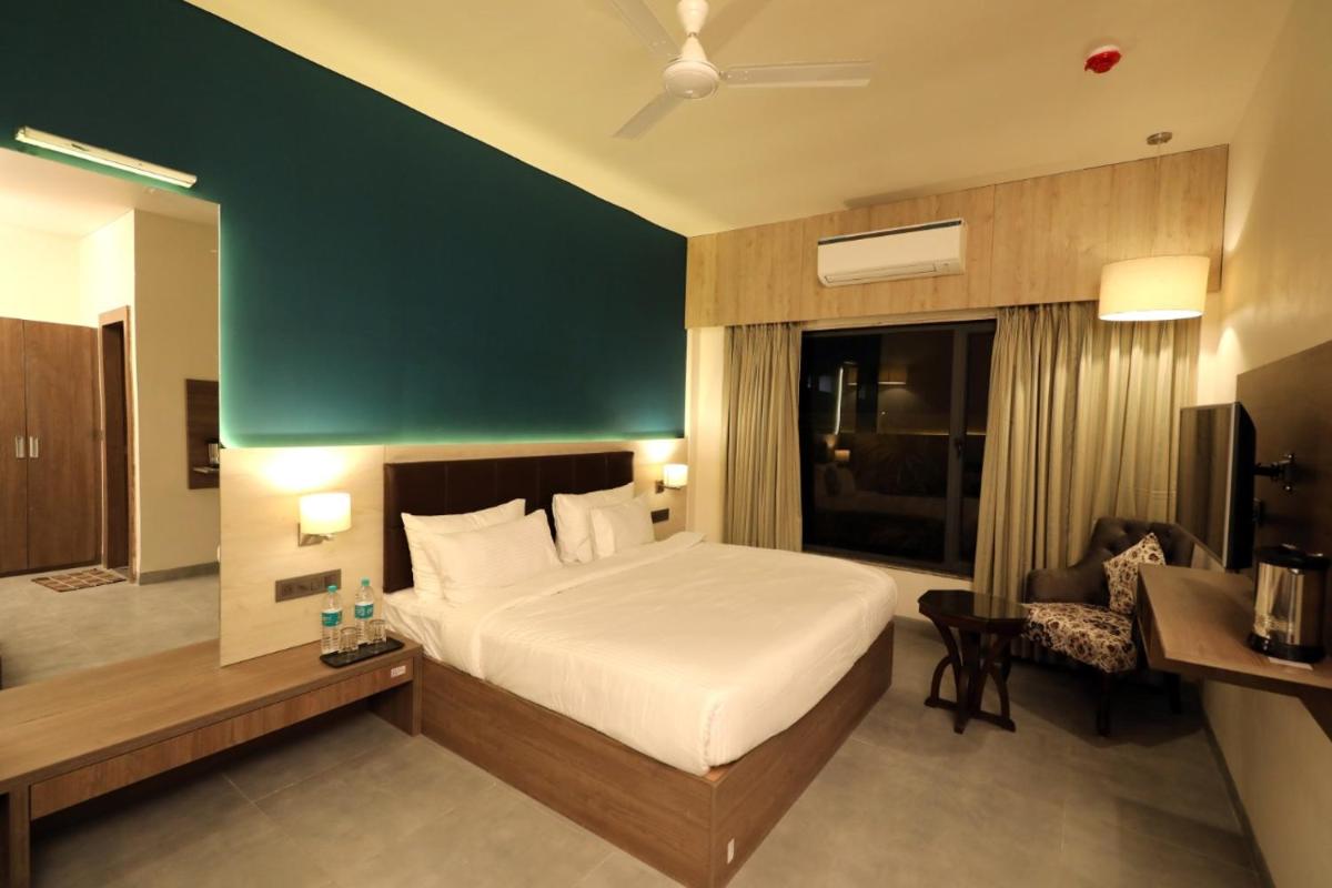 Solitaire Resorts - Housity