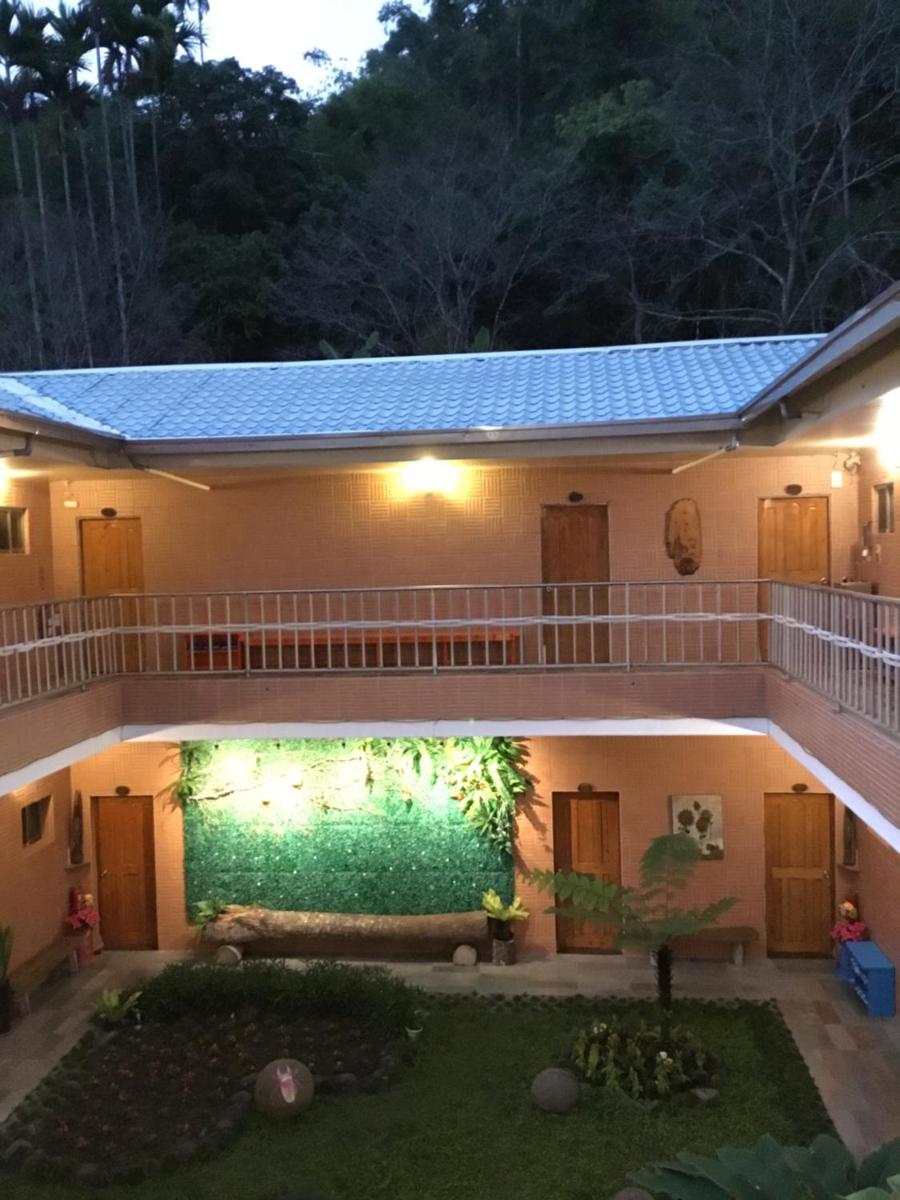 Alishan MinYue Hotel - Housity