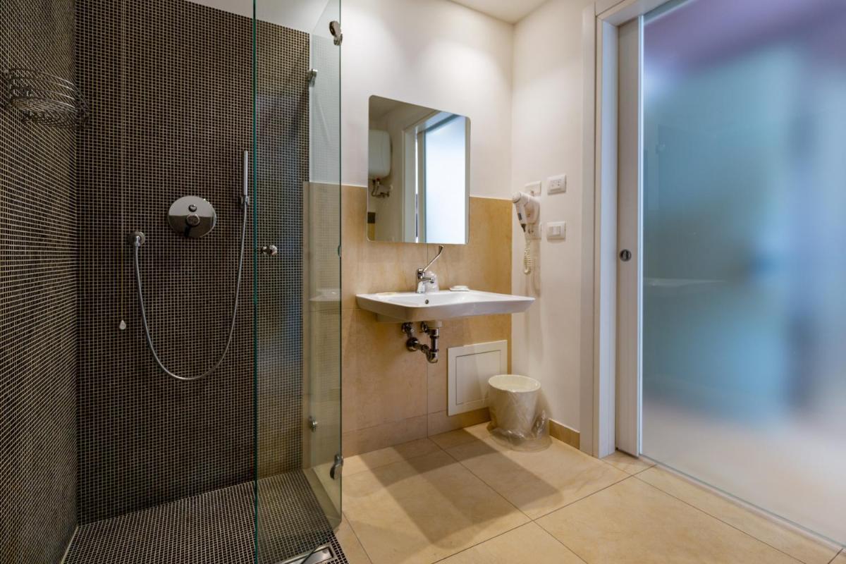 Zeus Hotel - Aparthotel - Meeting & Congress - Housity