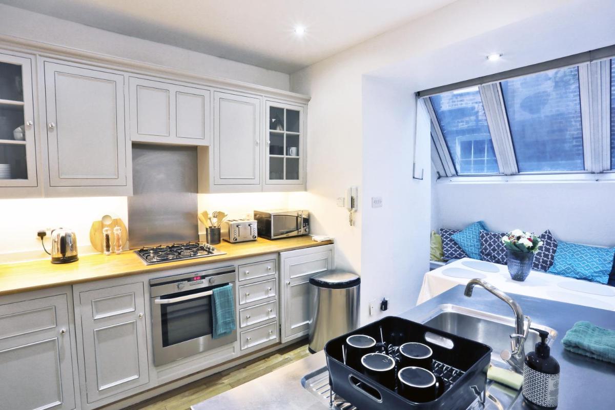 Magical & Charming 8 rooms Covent Garden TownHouse - Housity
