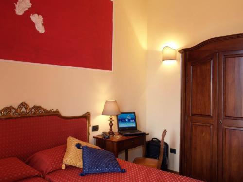 Petit Chateau - Housity