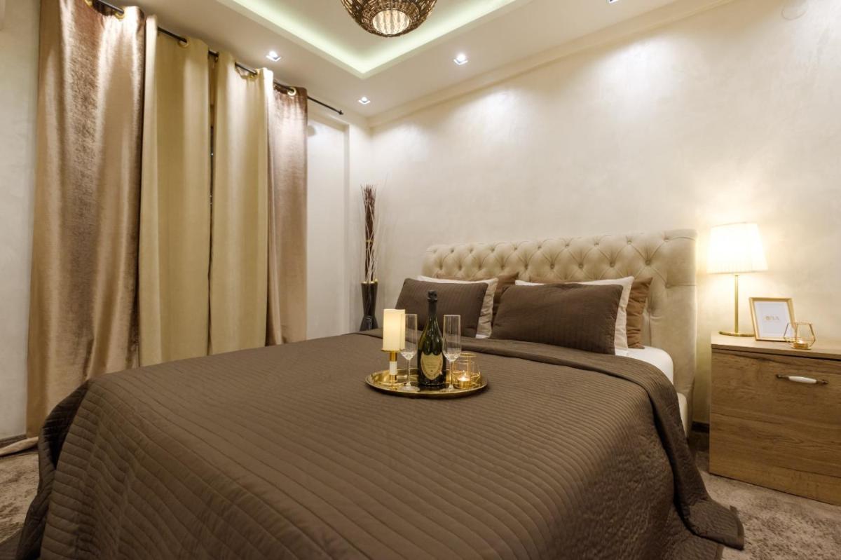 Central Business Apartments Jacuzzi - Housity