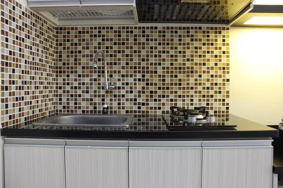 Simply Studio Room The Jarrdin Cihampelas Apartment By Travelio - Housity
