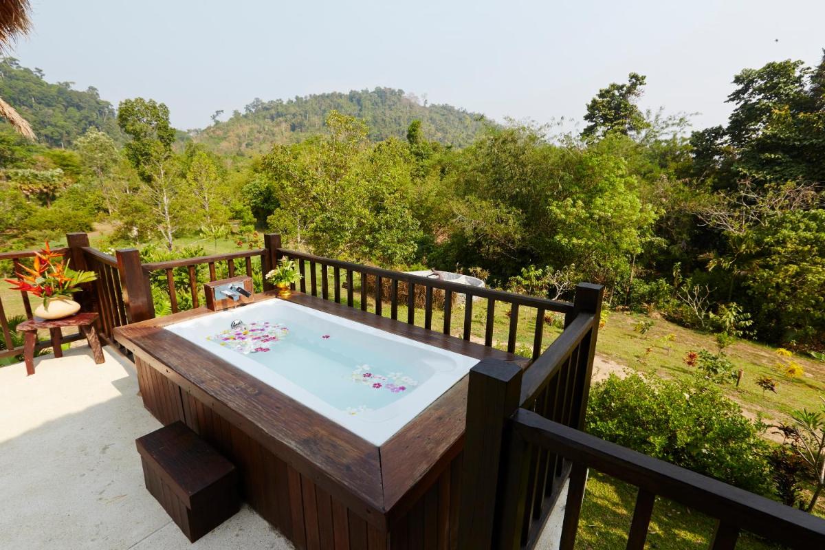 Wareerak Hot Spring & Wellness- SHA Extra Plus - Housity