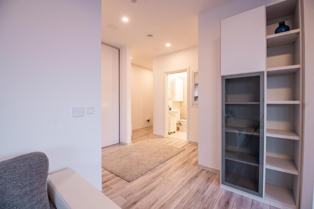 Luxury Westpark 2 Presidentialsuite with Lake View W4 - Housity