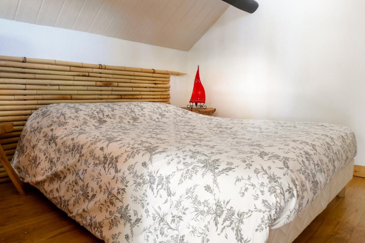 Studio cosy perché dans les arbres au coeur du Périgord proche Sarlat - Housity