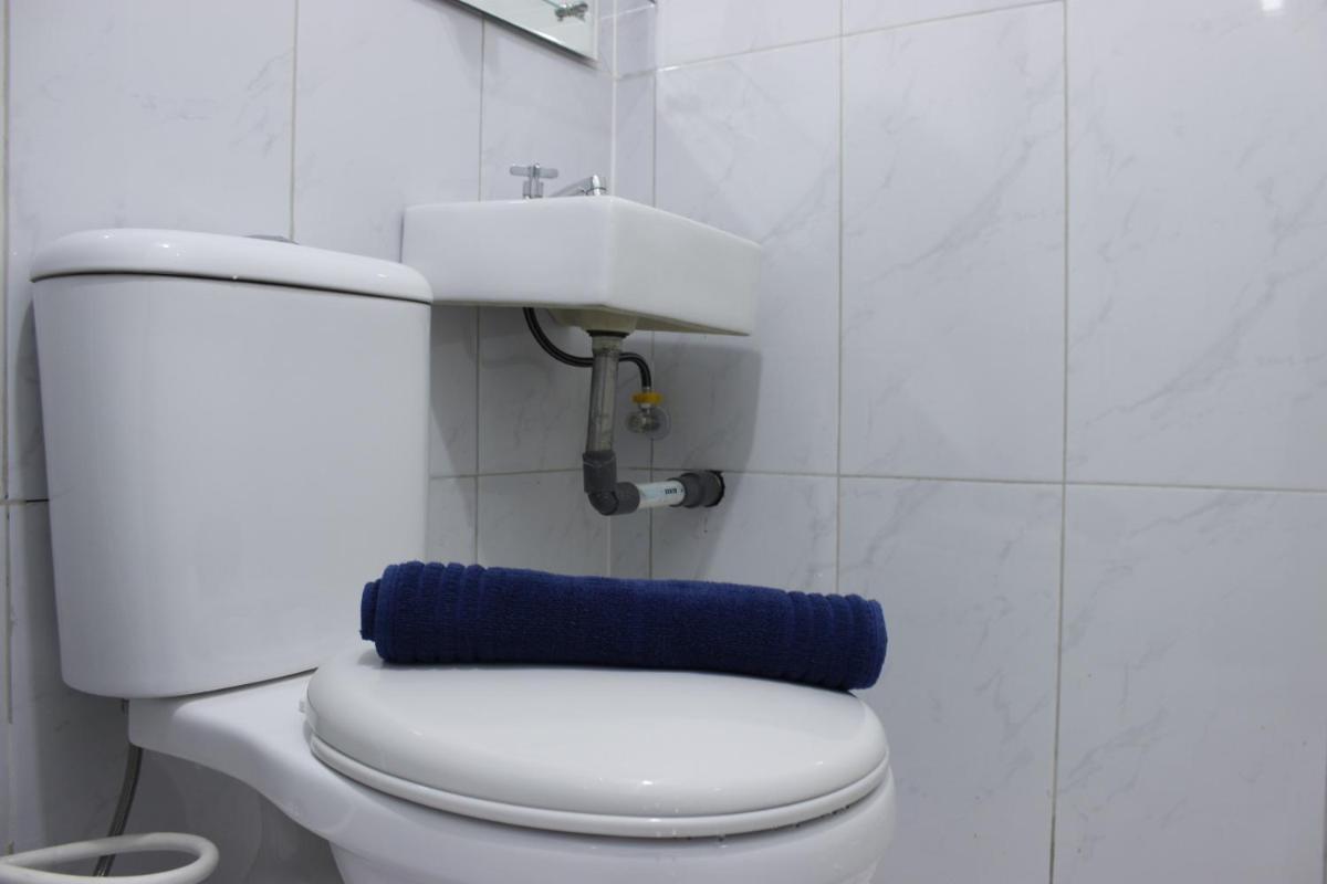 Stylish Studio Room Grand Asia Afrika Apartment By Travelio - Housity