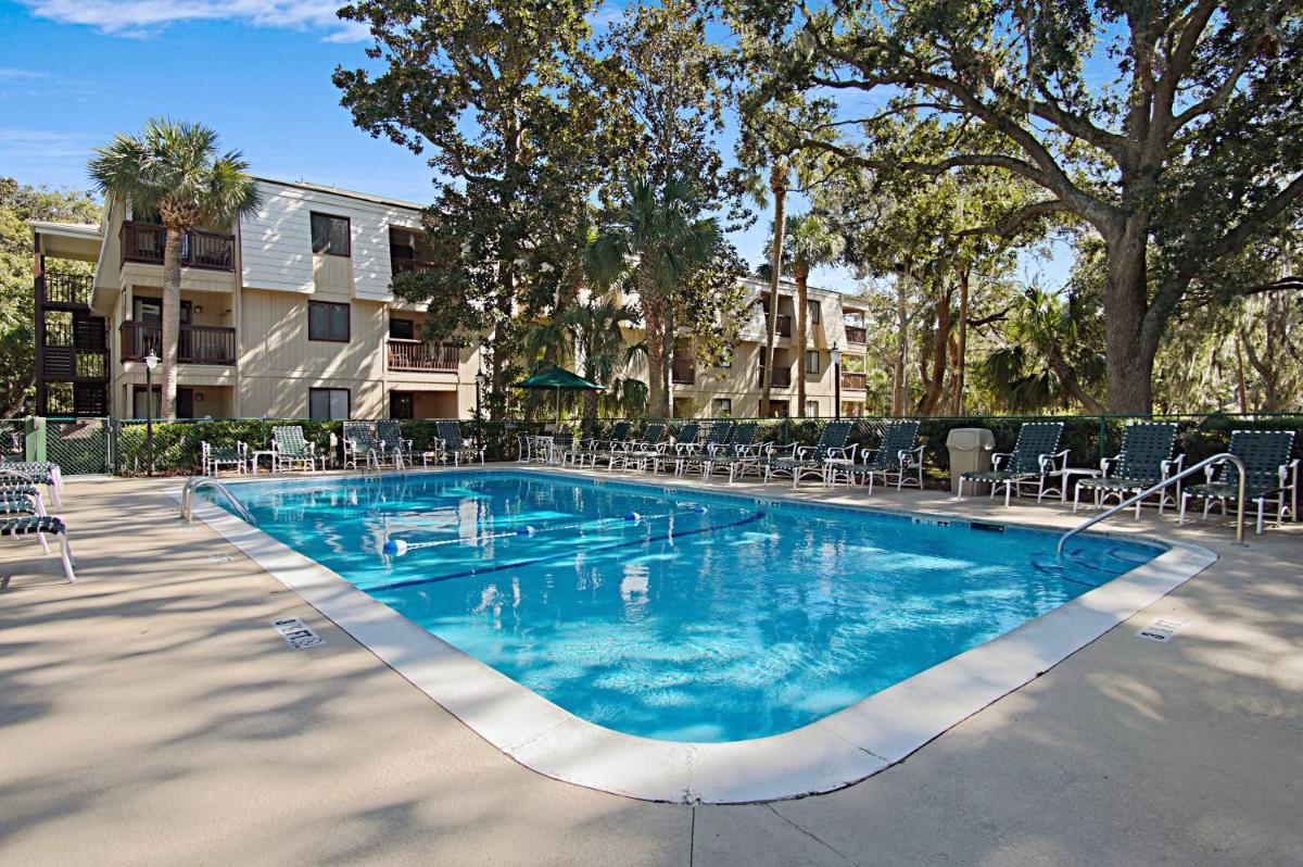First-Floor Condo - Steps to , Coligny Plaza! - Housity