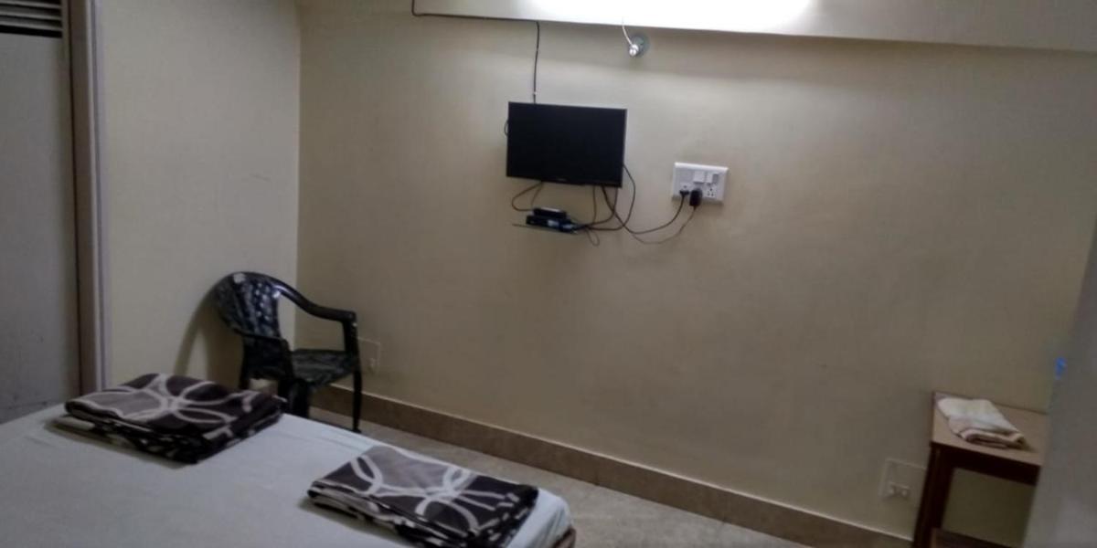 Adarsh lodge - Housity