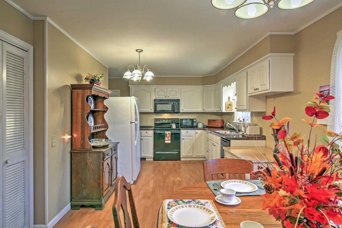 Serene Retreat - 7 Mi to All Star Village - Housity
