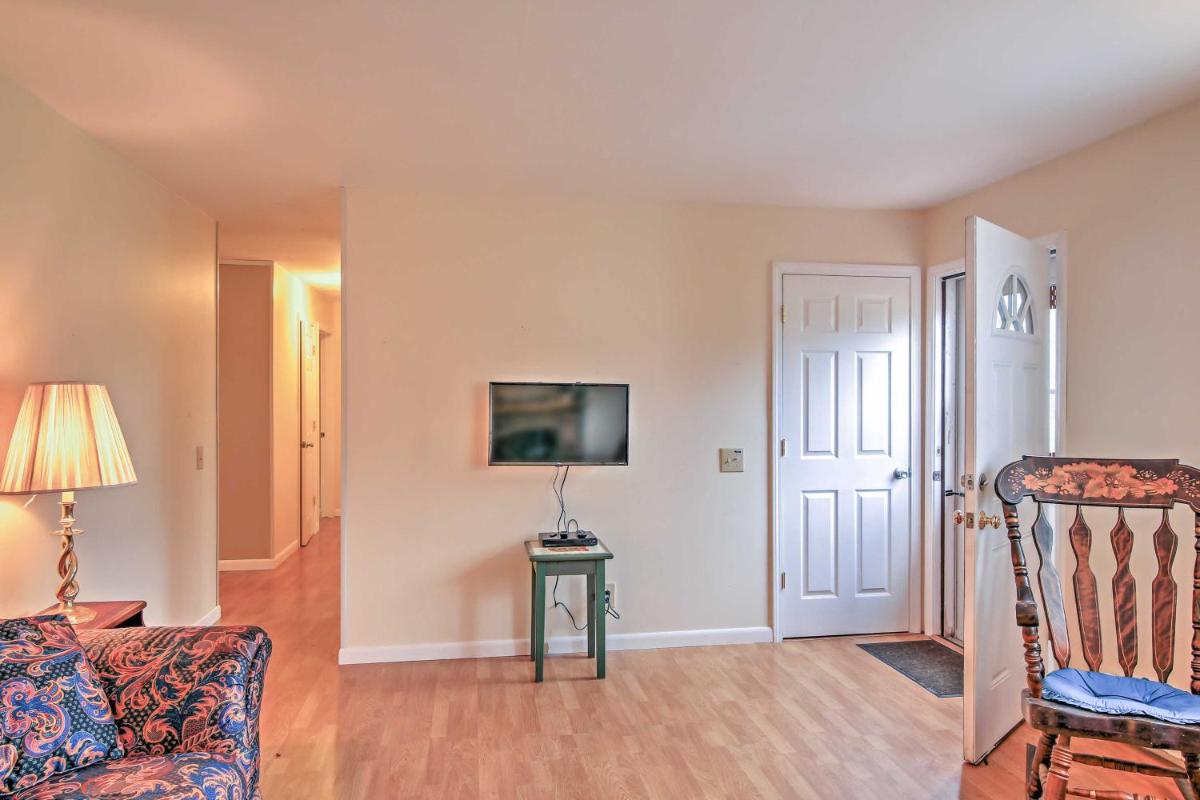 Serene Retreat - 7 Mi to All Star Village - Housity