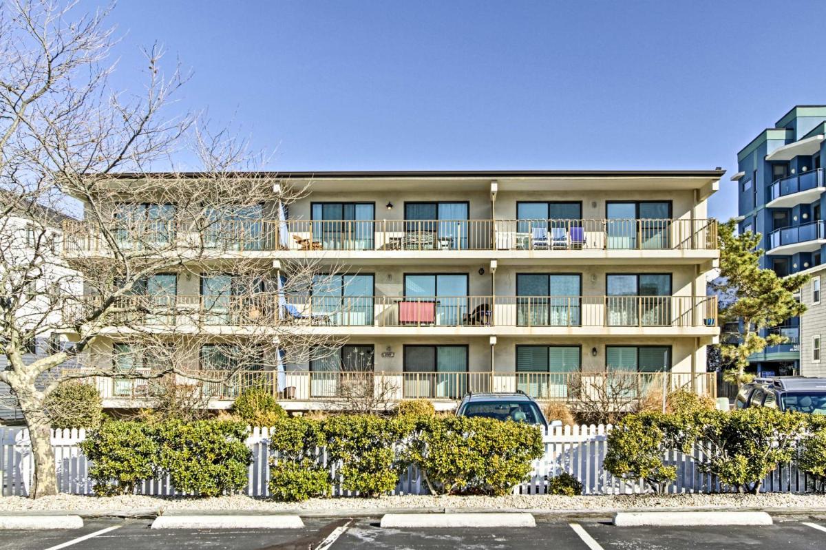 Ocean City Condo with Balcony - Walk to Beach! - Housity