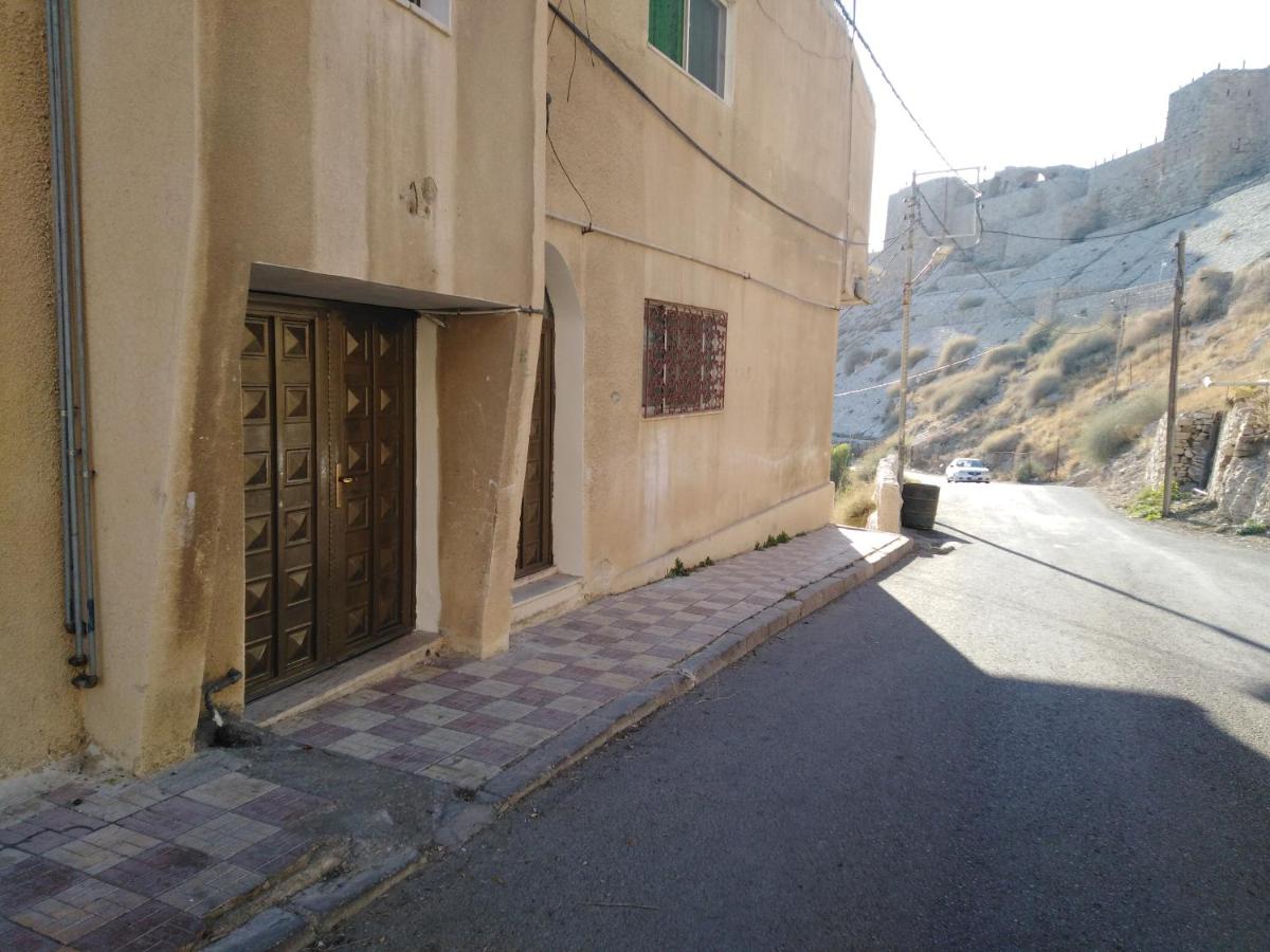 castle stone - Housity