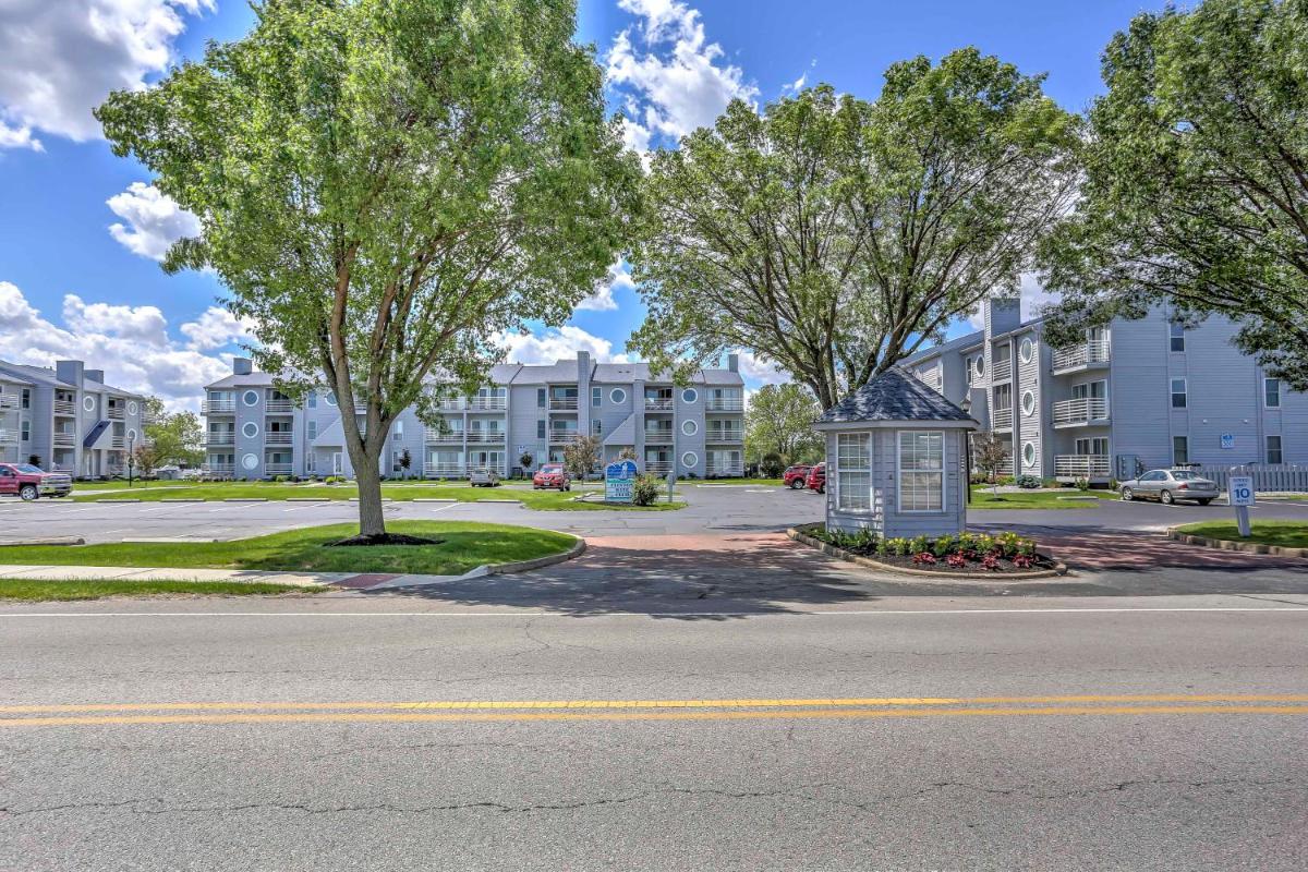 Charming Port Clinton Condo with Community Amenities - Housity