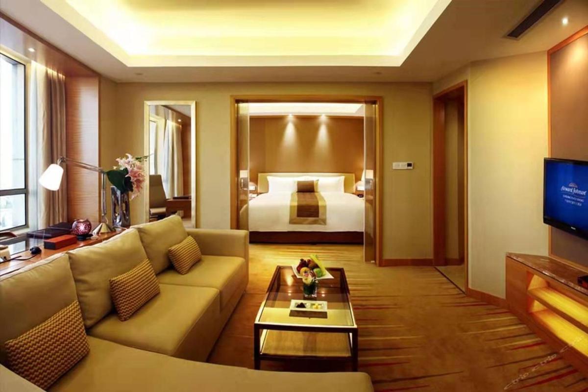 Suitetrails - Howard Johnson Sunshine Plaza Ningbo